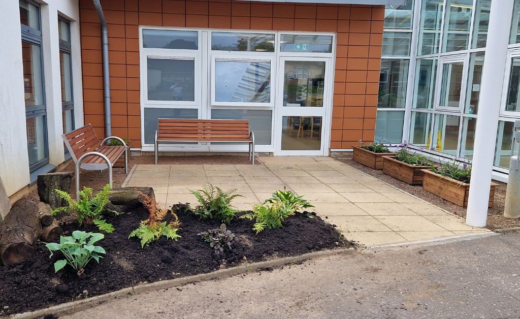 SMART Centre outdoor space transformed thanks to NHS Lothian Charity Climate Challenge Grant funding