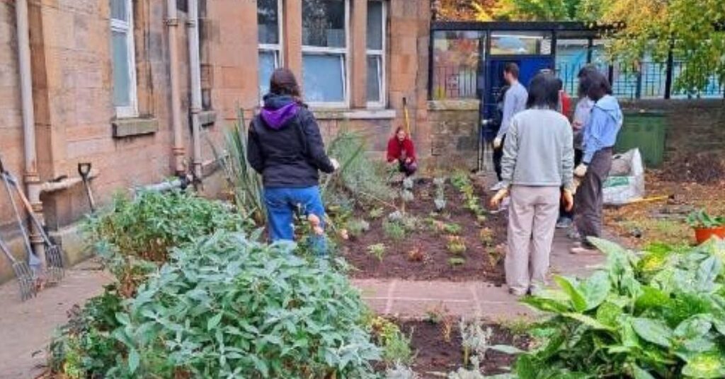 Volunteers supporting planting at the Royal Edinburgh Hospital